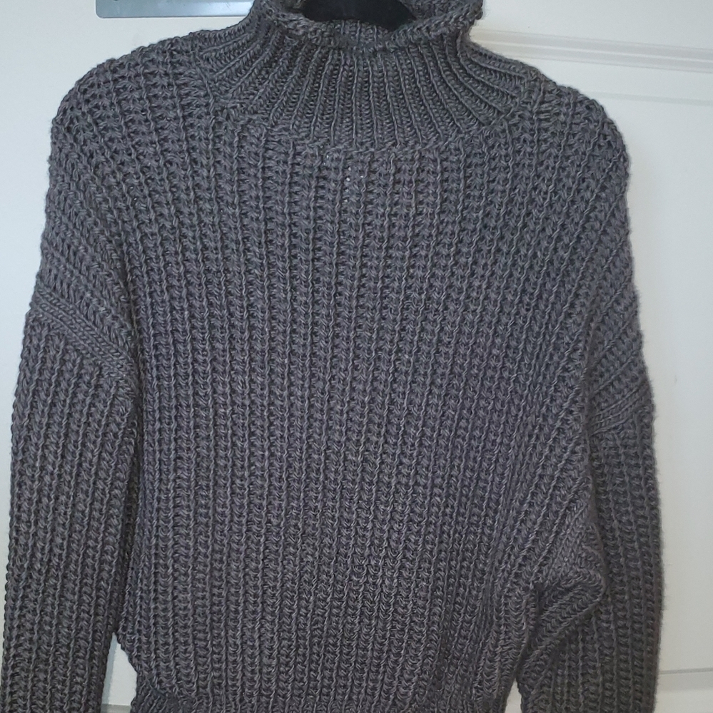 H&M Ribbed Turtleneck Sweater